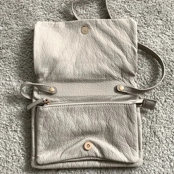 Mossimo purse - Picture 2 of 3